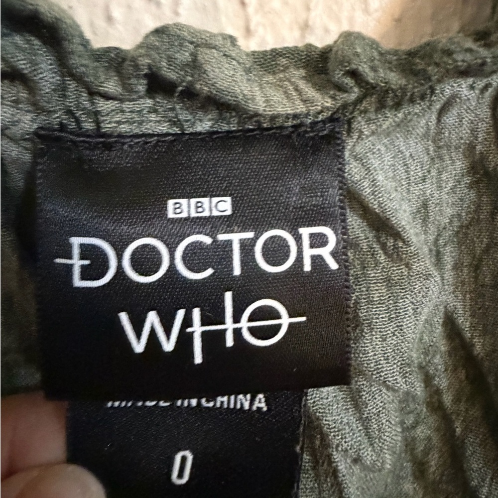 Torrid BBC Doctor Who Womens Button Up Rayon Shirt - Picture 4 of 4